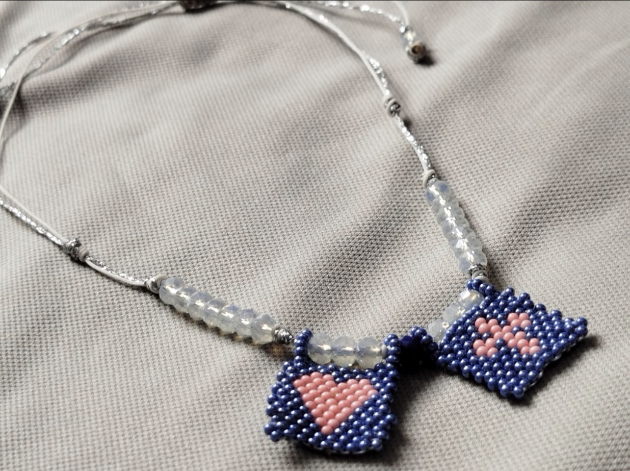 Collar tejido en mostacilla